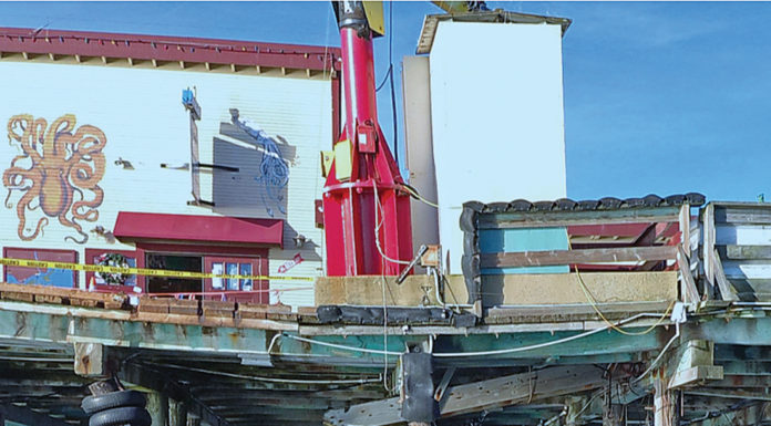 Capitola Wharf closed after surf damage