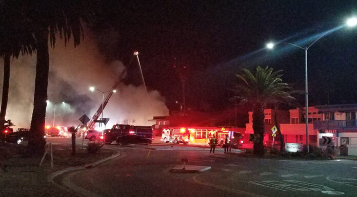 Aptos’ SeaBreeze Tavern burns in Sunday night blaze Seabreeze Tavern fire aptos