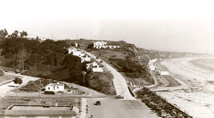 Historic Aptos building faces uncertain future after Sunday night fire Aptos SeaBreeze fire