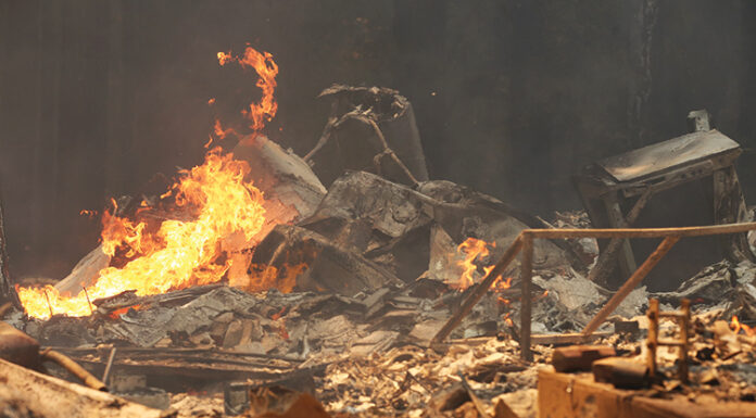 Weather gives firefighters a break; CZU Complex fires 5% contained CZU August Lightning Complex