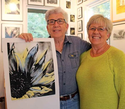 Artist raises $1,000 for Ukrainian children through Open Studios