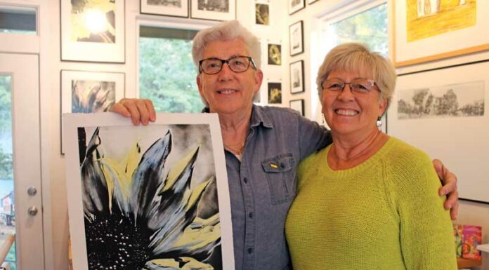 Artist raises $1,000 for Ukrainian children through Open Studios